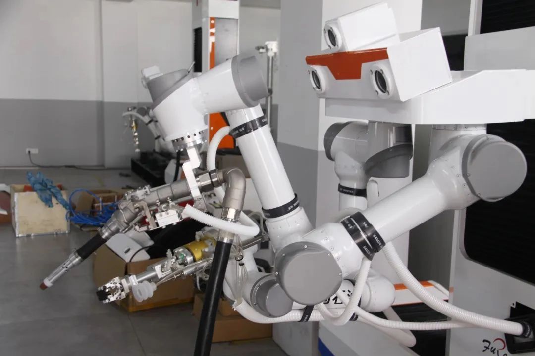 Furen High Tech is pleased to obtain the patent authorization of the invention of the refueling robot
