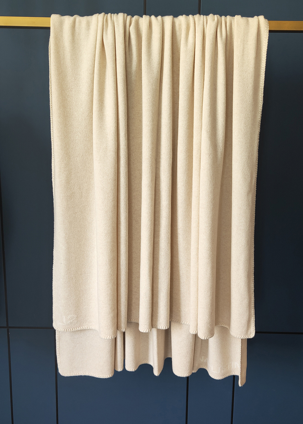 CASHMERE KNITTED BIG BLANKET WITH EMBROIDERED EDGE