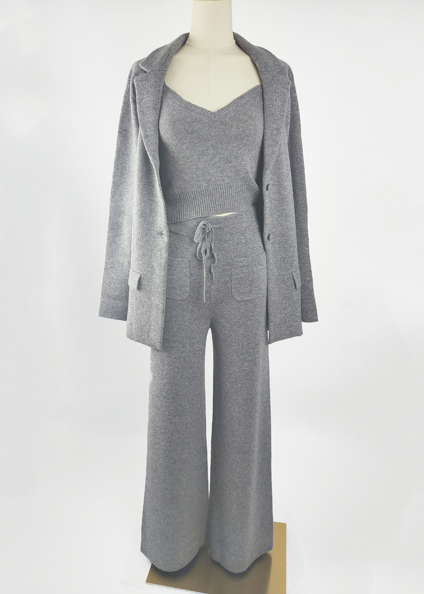 CASHMERE KNITTED  CARDIGAN WITH POCKETS