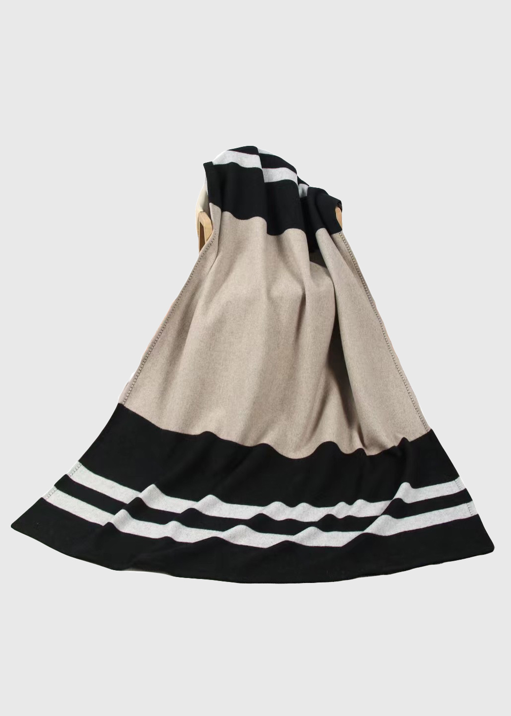 CASHMERE WOVEN KNITTED STRIPED COLOR CONTRAST DESIGN