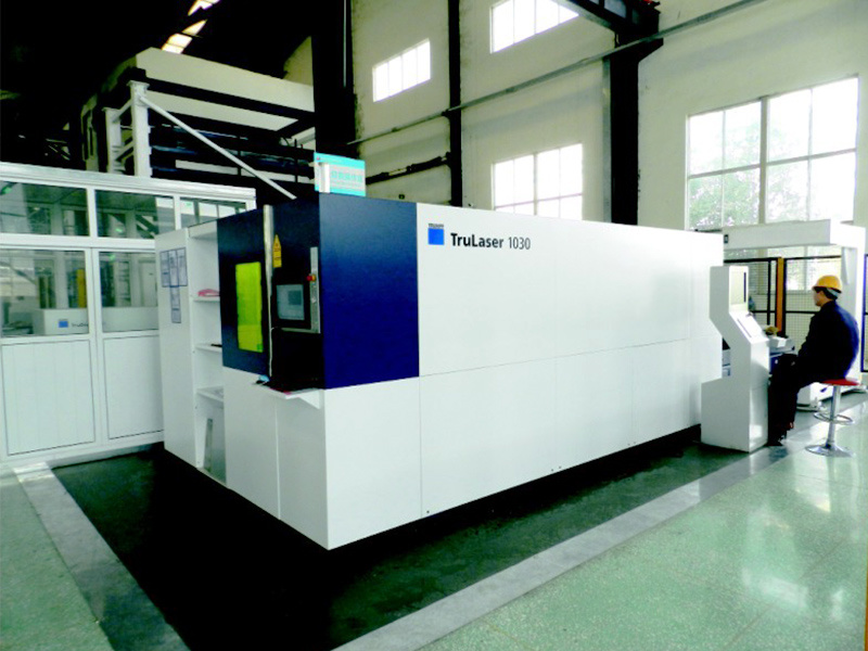 Laser cutting machine