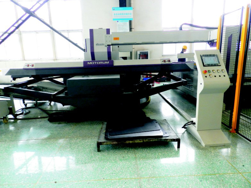 Fully automatic turret punch press