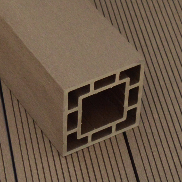 Columna de plástico de madera