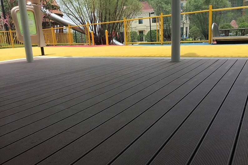 Playground Wood Plastic Decking/ Flooring