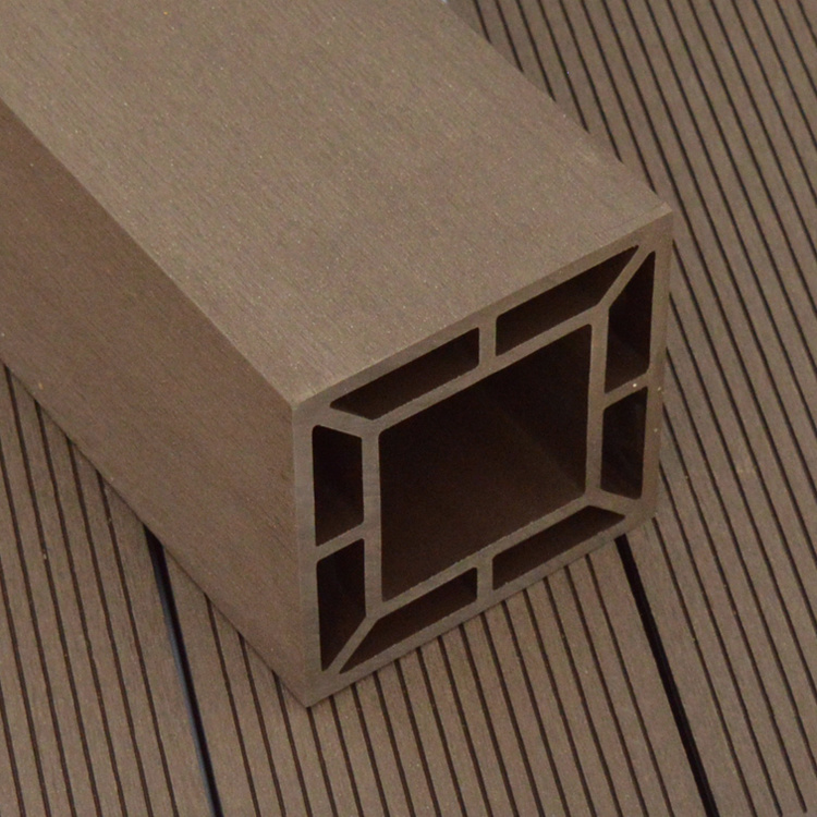 Columna de plástico de madera