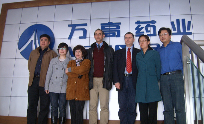 外宾参观万高软胶囊生产线