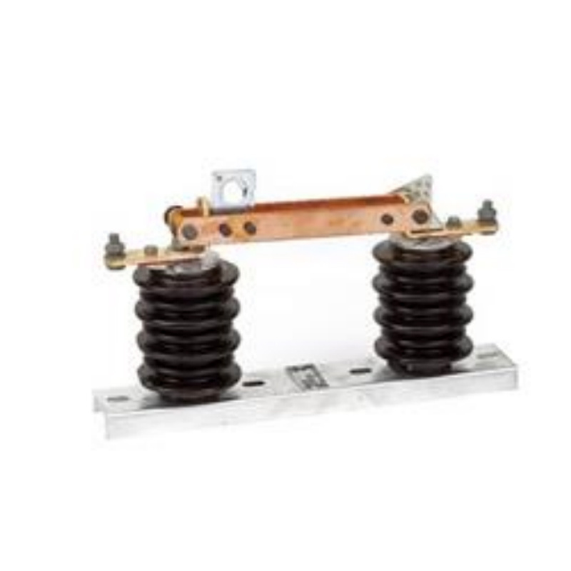 Outdoor high-voltage isolation switch