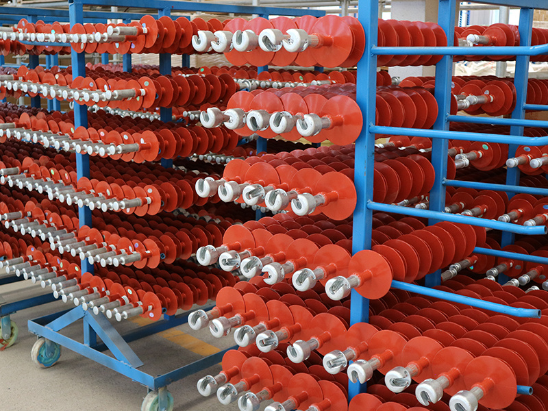 Structure and Characteristics of Needle Insulators