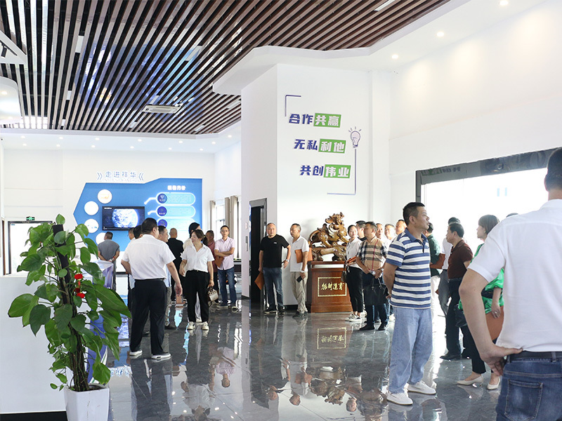 Xianghua Explosion-Proof Company organized employees for a "Wuyuan Ink River, Wulongyuan Extreme Rafting One-Day Tour" activity