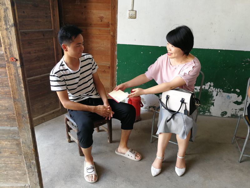 20180830資助團(tuán)田村貧困大學(xué)生宋聰