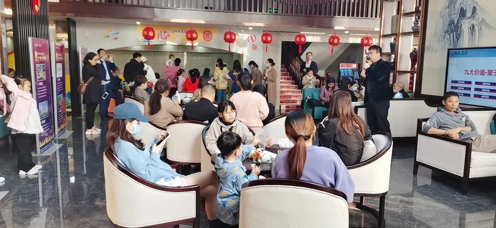 新天名府&大衛(wèi)美術(shù) | 在秋日里，獻上一場幸福時光！
