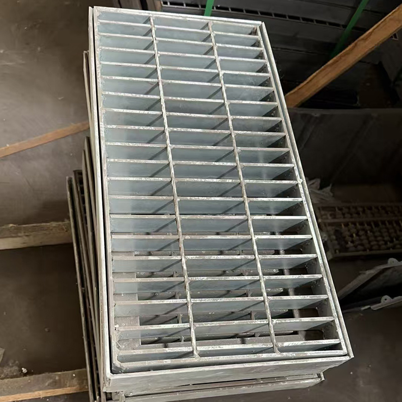 Ditch cover plate
