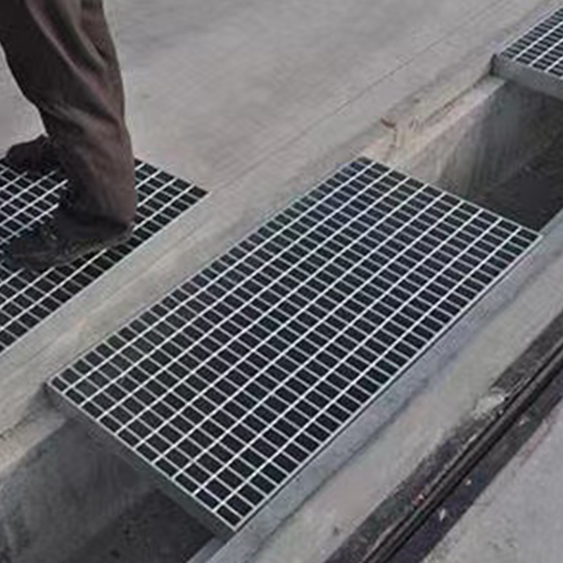 Ditch cover plate