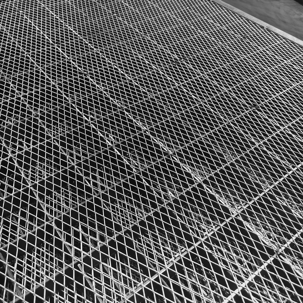 Ditch cover plate
