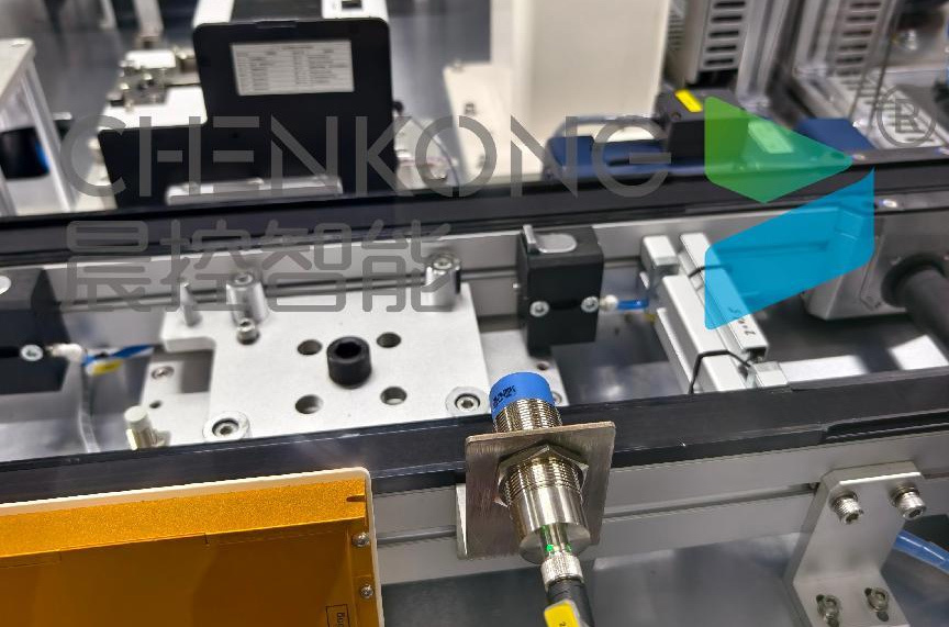 高频RFID读写器重塑控制器组装溯源：自动化传感器案例