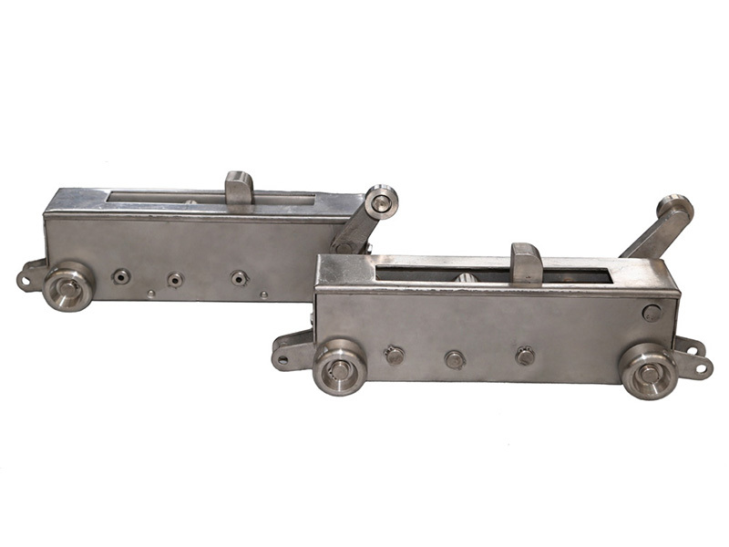 Plate-pulling trolley