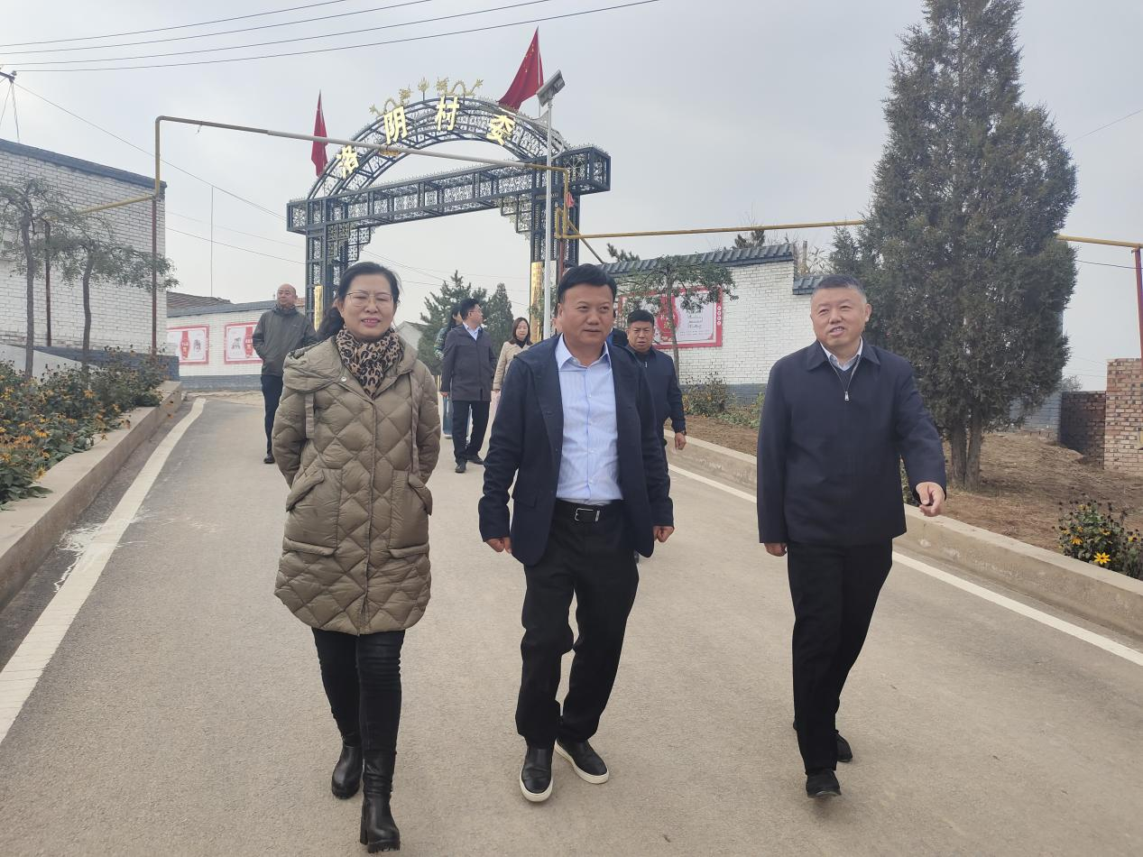 萬企興萬村 君威在行動
