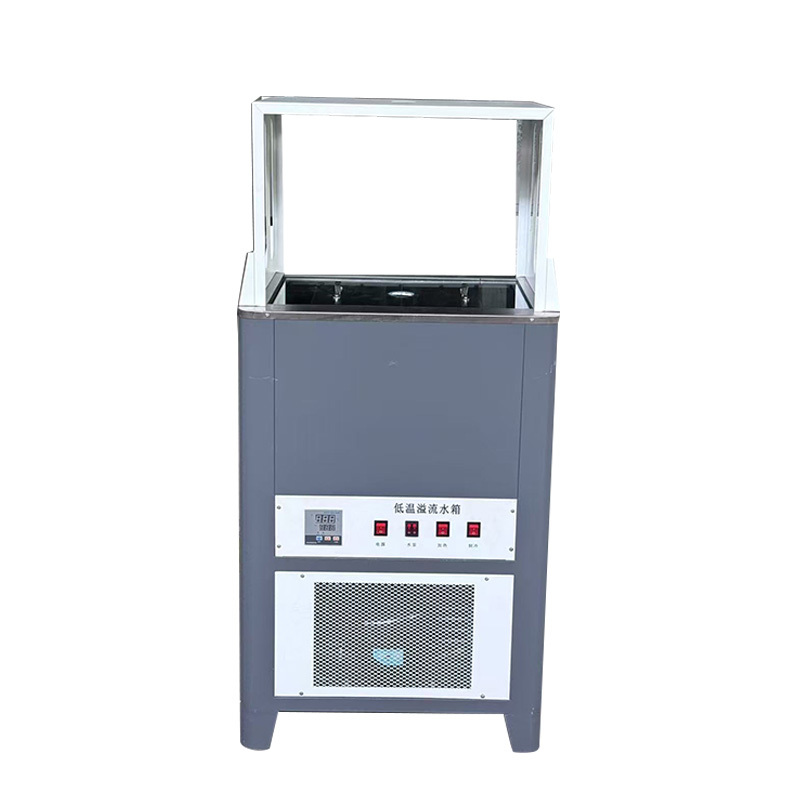 Low-temperature overflow water tank
