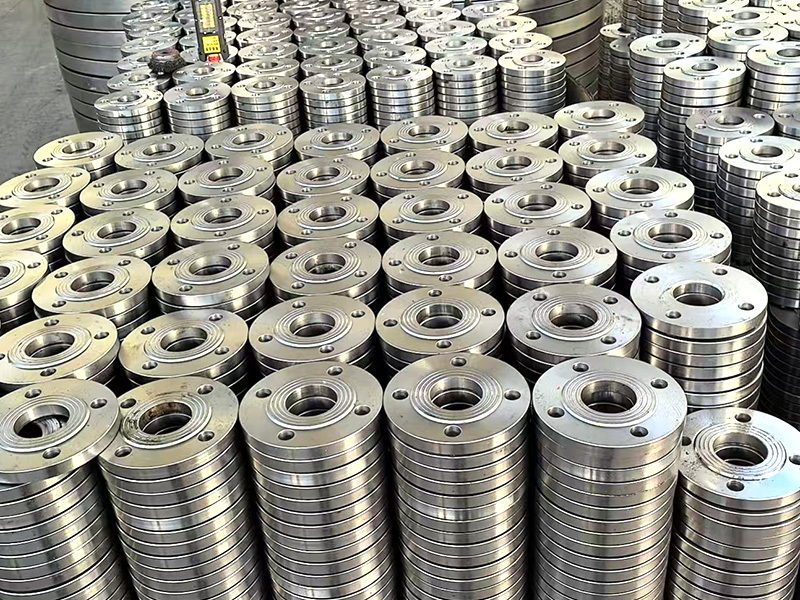 Material characteristics of stainless steel flanges