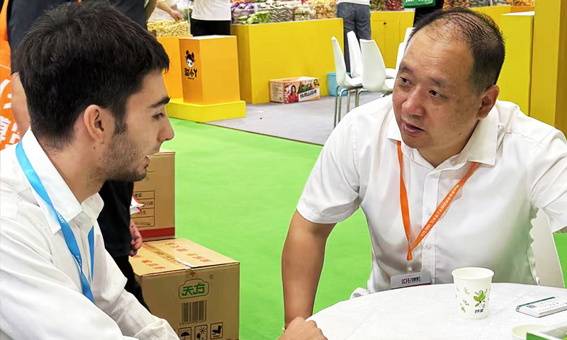 郑州天方食品集团闪耀2025第六届食品博览会：清真面食新品引爆全球市场