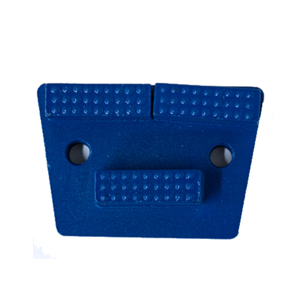 Three segment diamond grinding shoes with line-up point
