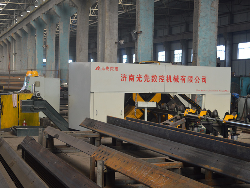 JNC3640G3型高速數(shù)控角鋼打字鉆孔(鋸切或剪切)生產(chǎn)線
