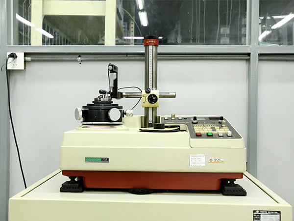 Roundness meter
