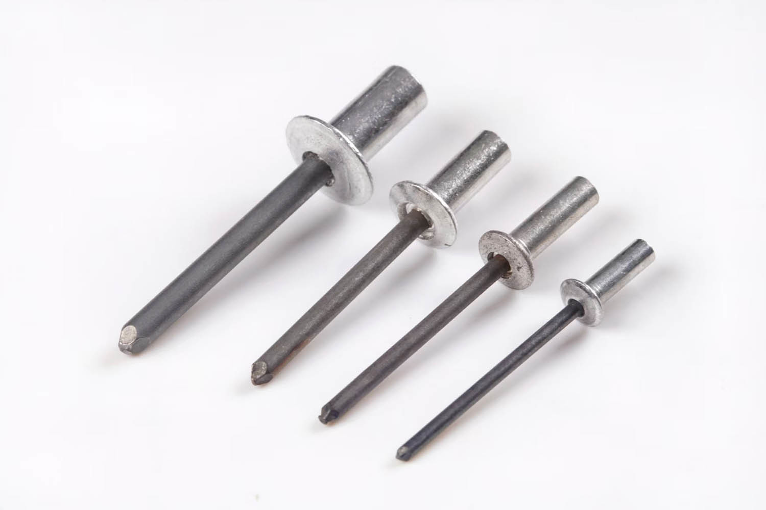 Closed-end blind rivets
