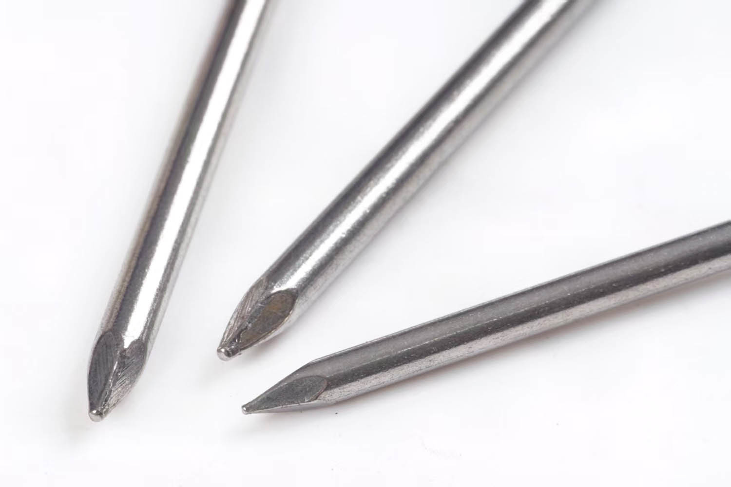 Common wire nails