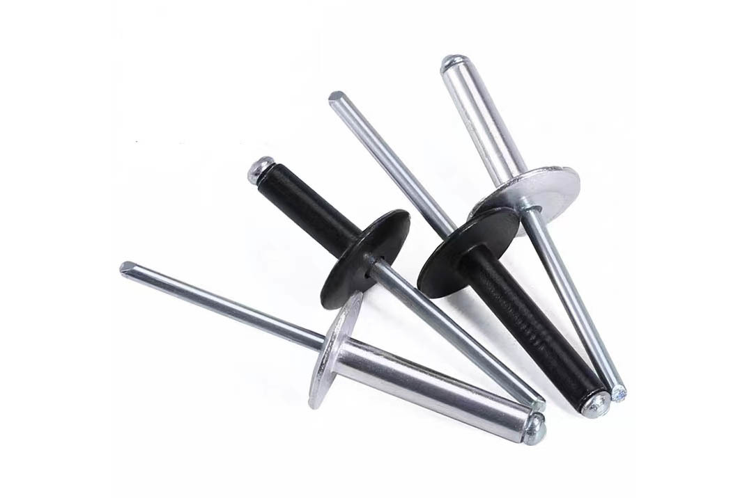 Large flange rivet