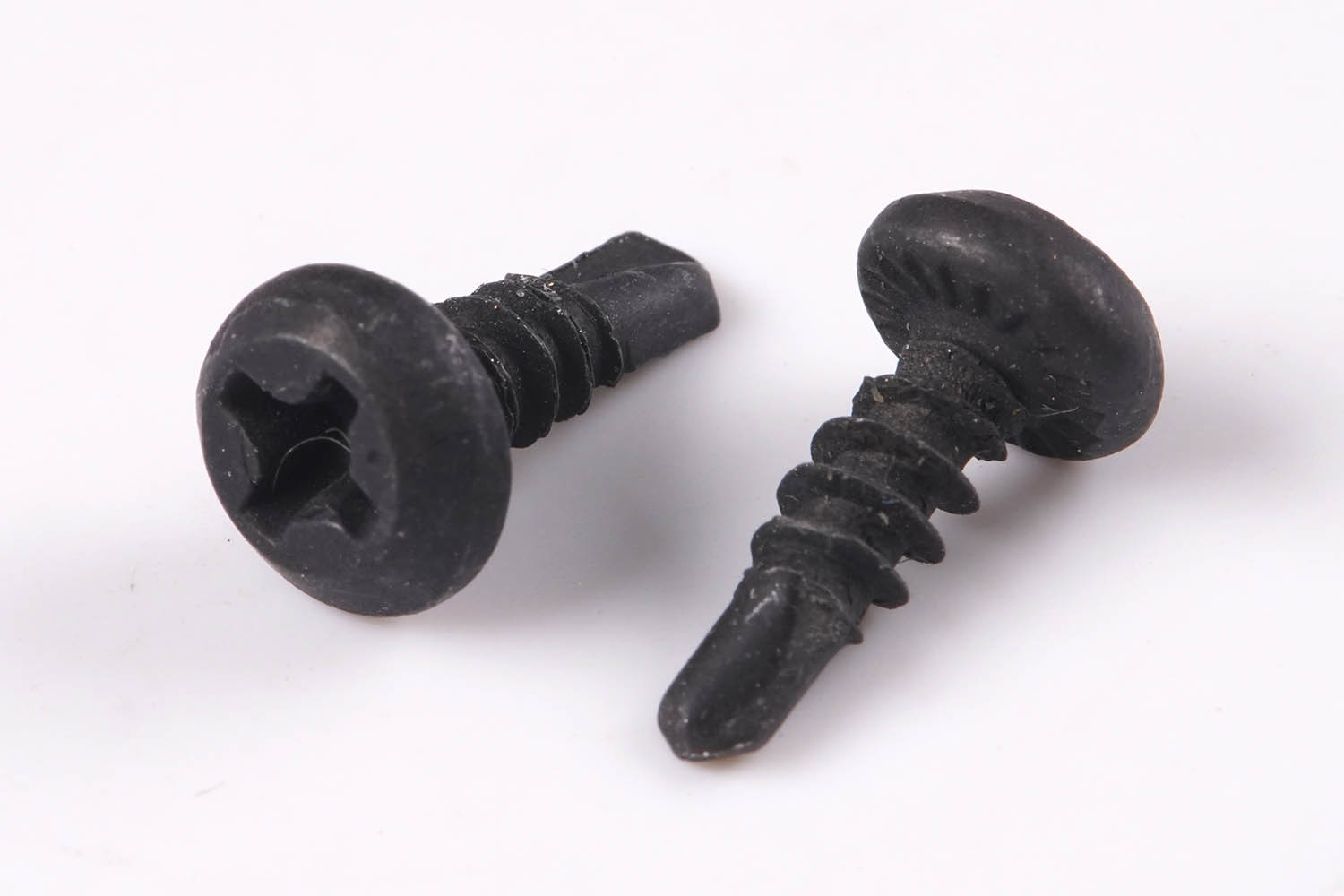 Framing head self drilling screw