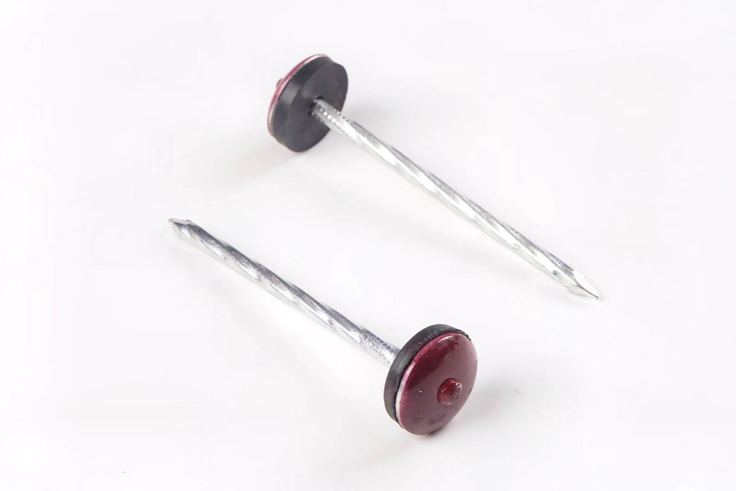 Roofing nails with washer