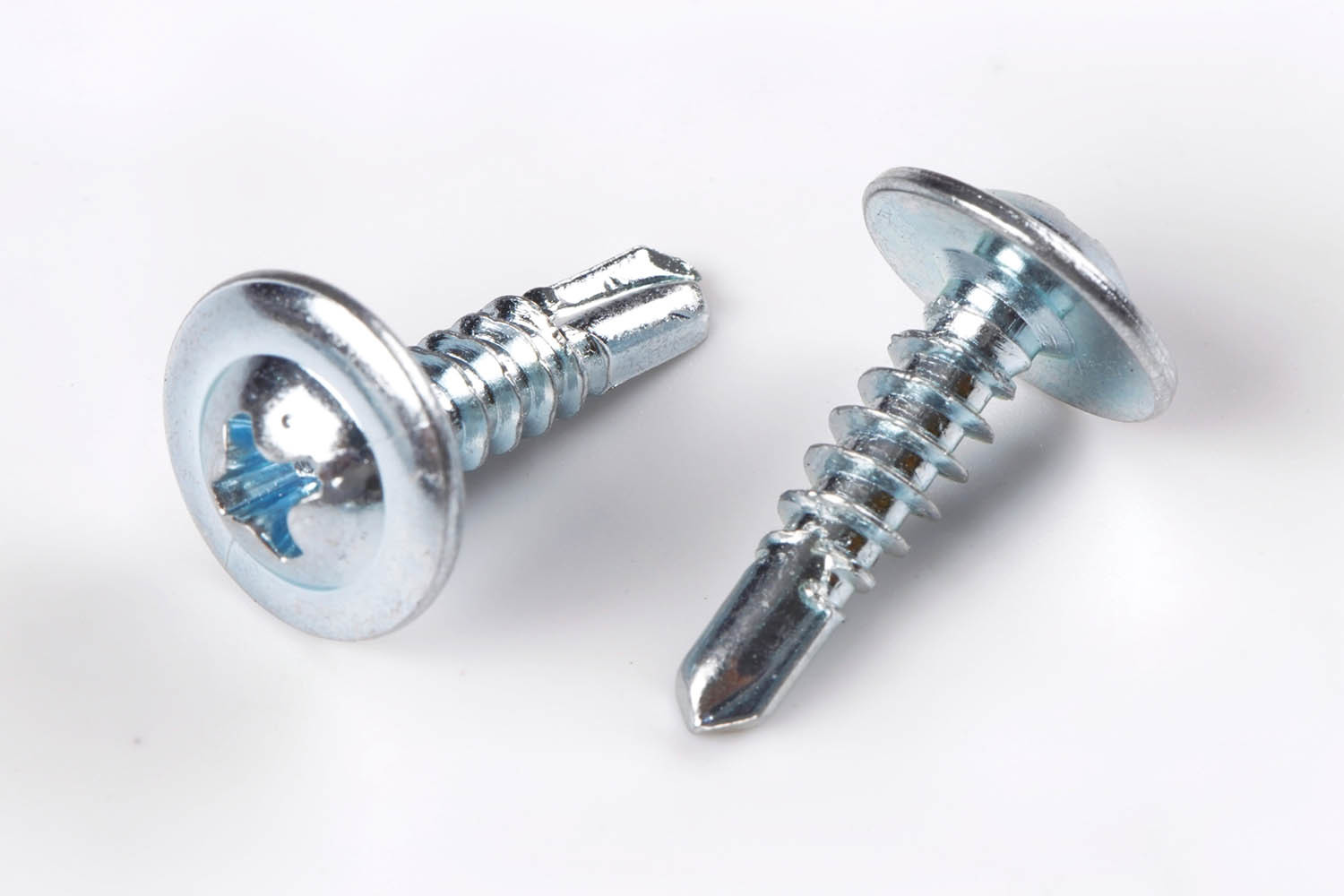 Truss head self drilling screw