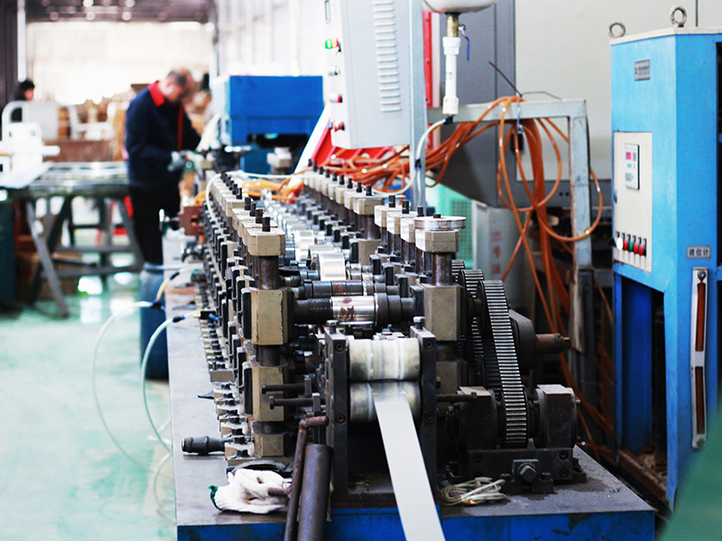 Through the equipment processing aluminum strip molding