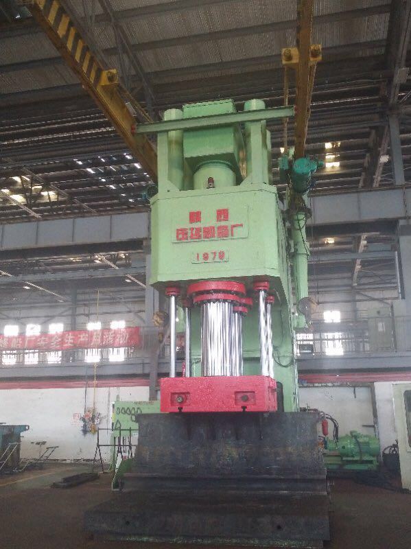 山海關(guān)船廠800T壓機(jī)維修