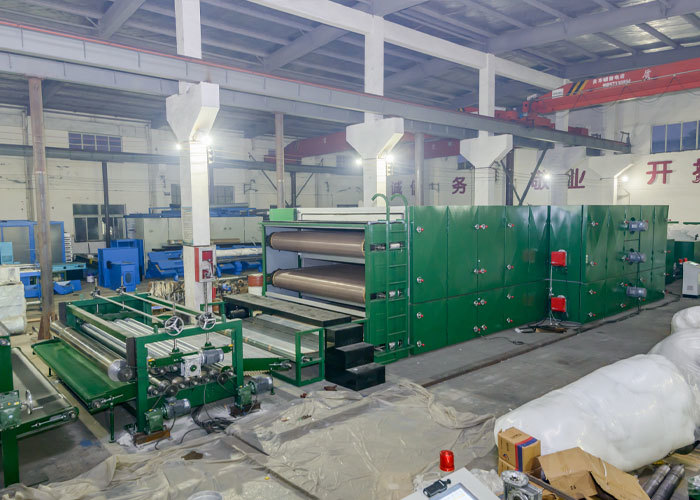 2.4M بروبلين spunbonded محبوكة آلة الربط الحراري