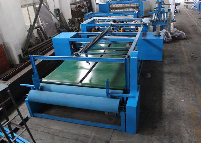 Máquina de rebobinado de corte de tela no tejida de 1,7 m