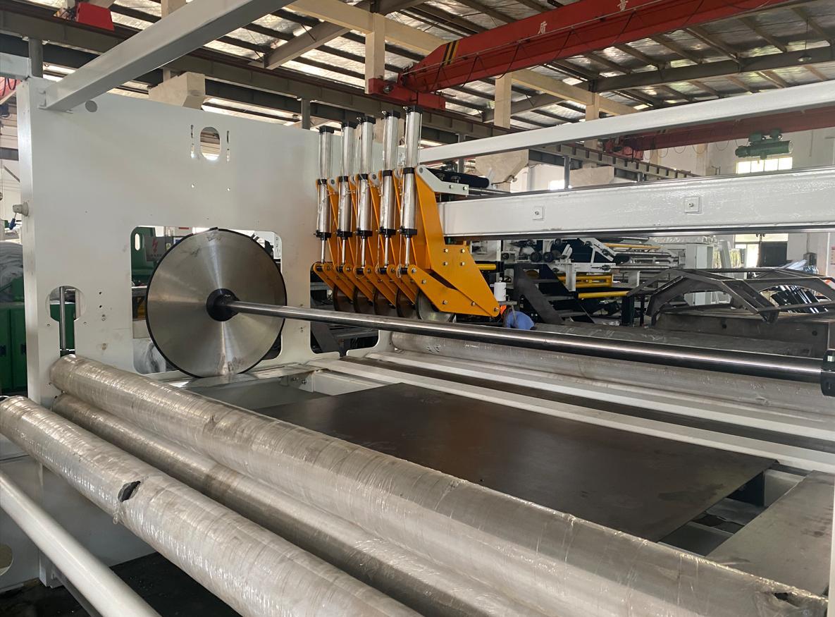 HONGE NONWOVEN MACHINE WINDING AND CUTTING MACHINE HYXT-280
