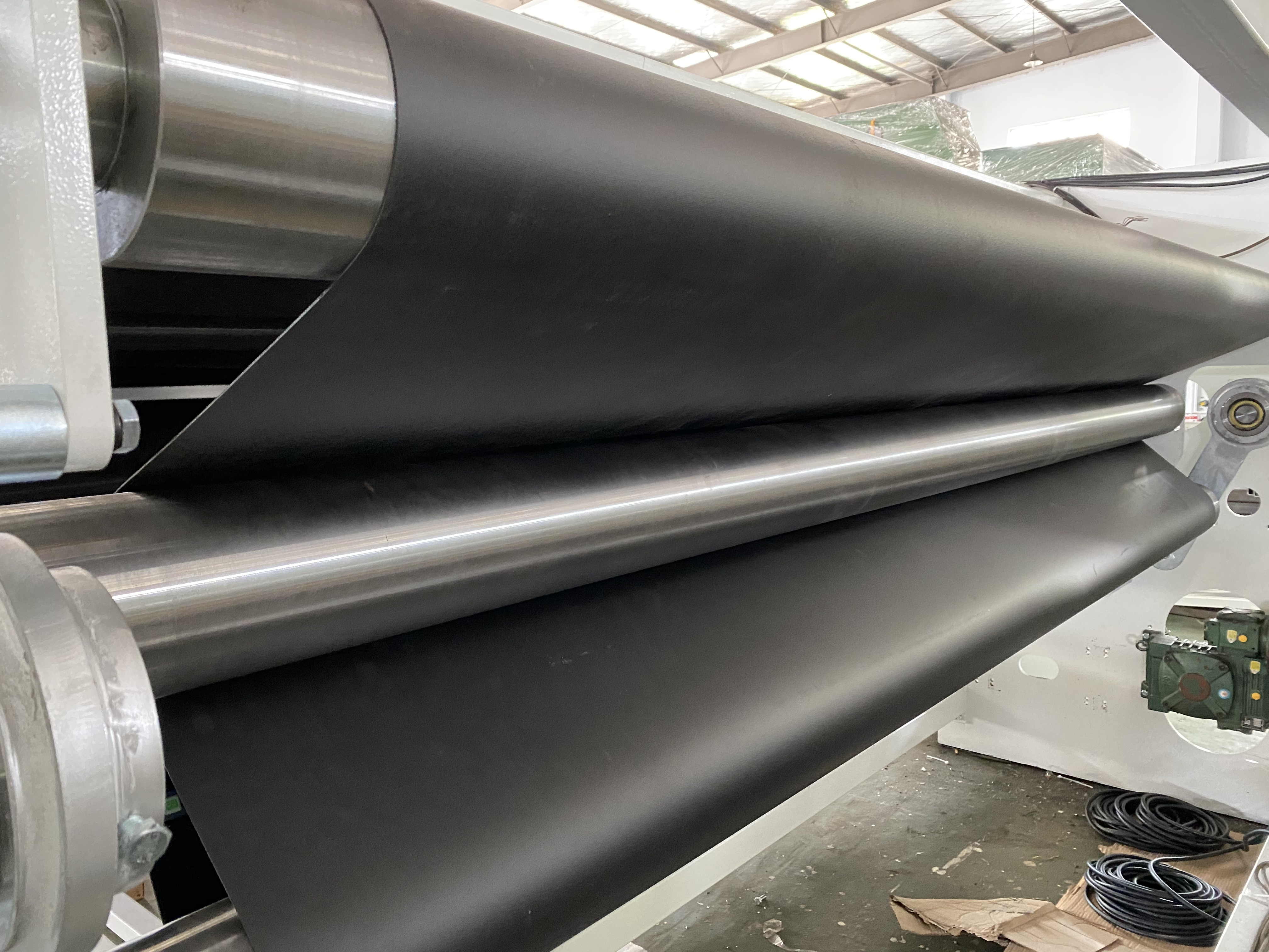 Máquina cruzada Abrazadera de alta velocidad HONGE HYPW-270 * 300 de la lapadora del equipo de Nowoven