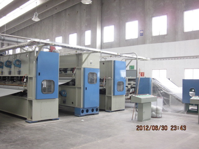 Máquina punzonadora de agujas para alfombras no tejidas HONGYI