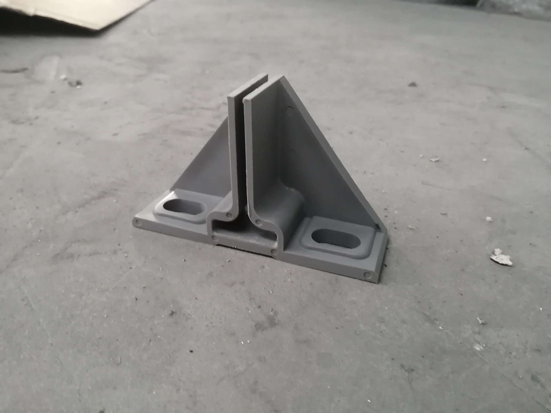 Plastic plug