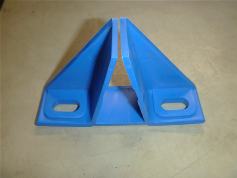 Plastic plug