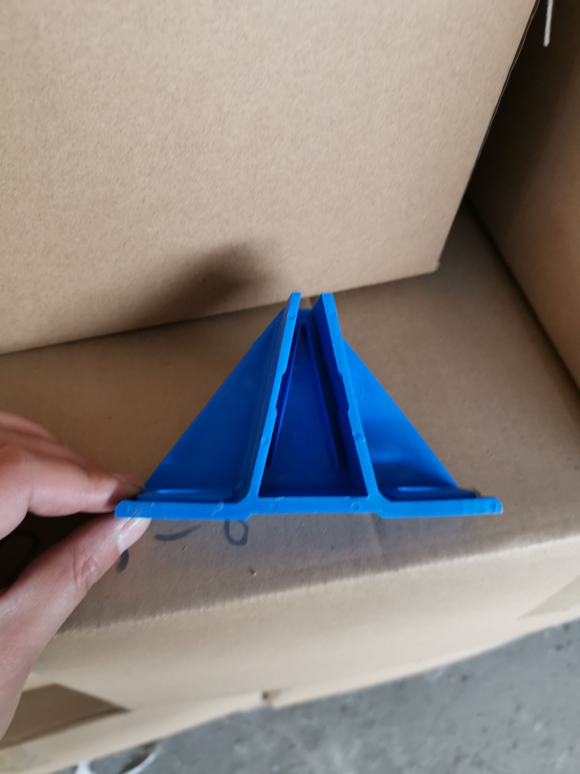 Plastic plug