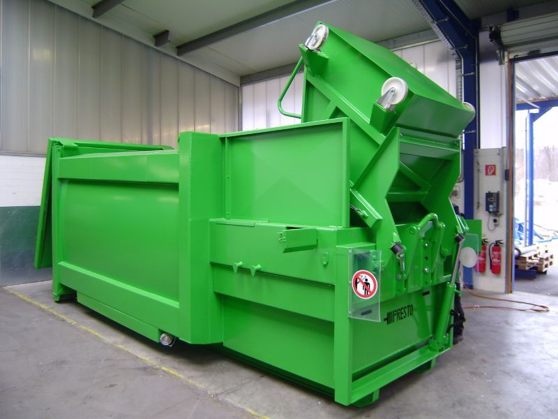 Mobile garbage compactor