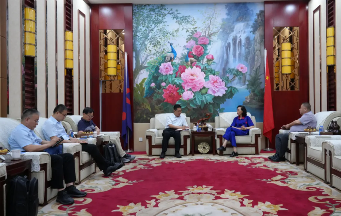 中國(guó)鑄造協(xié)會(huì)總經(jīng)濟(jì)師馬宏儒一行蒞臨公司參觀調(diào)研
