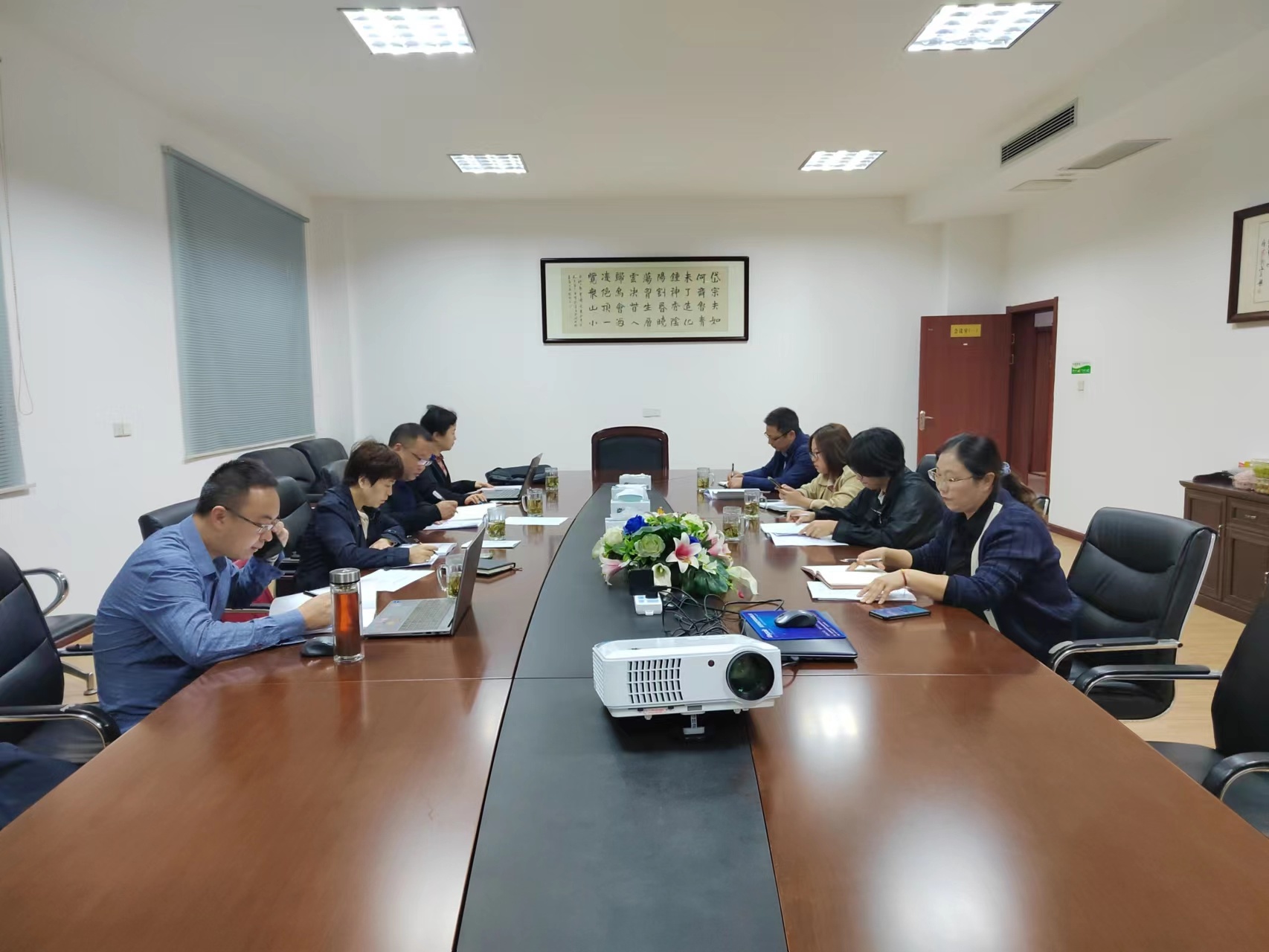 區(qū)生態(tài)環(huán)境局環(huán)評專家組一行調(diào)研有為公司