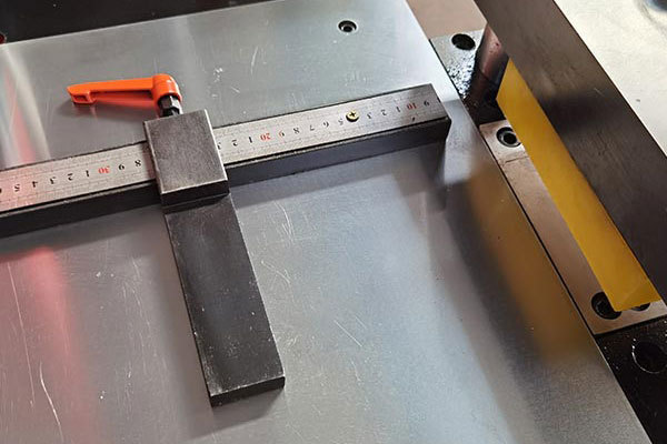 CNC busbar processing machine: core equipment for intelligently driving innovation in power manufacturing