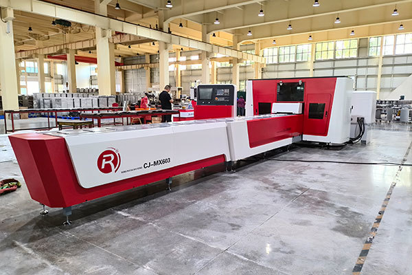 Fully automatic busbar punching and cutting line: a precise blade for intelligent manufacturing of power equipment