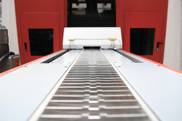 CNC busbar cutting machine: a precise blade for intelligent manufacturing of power equipment