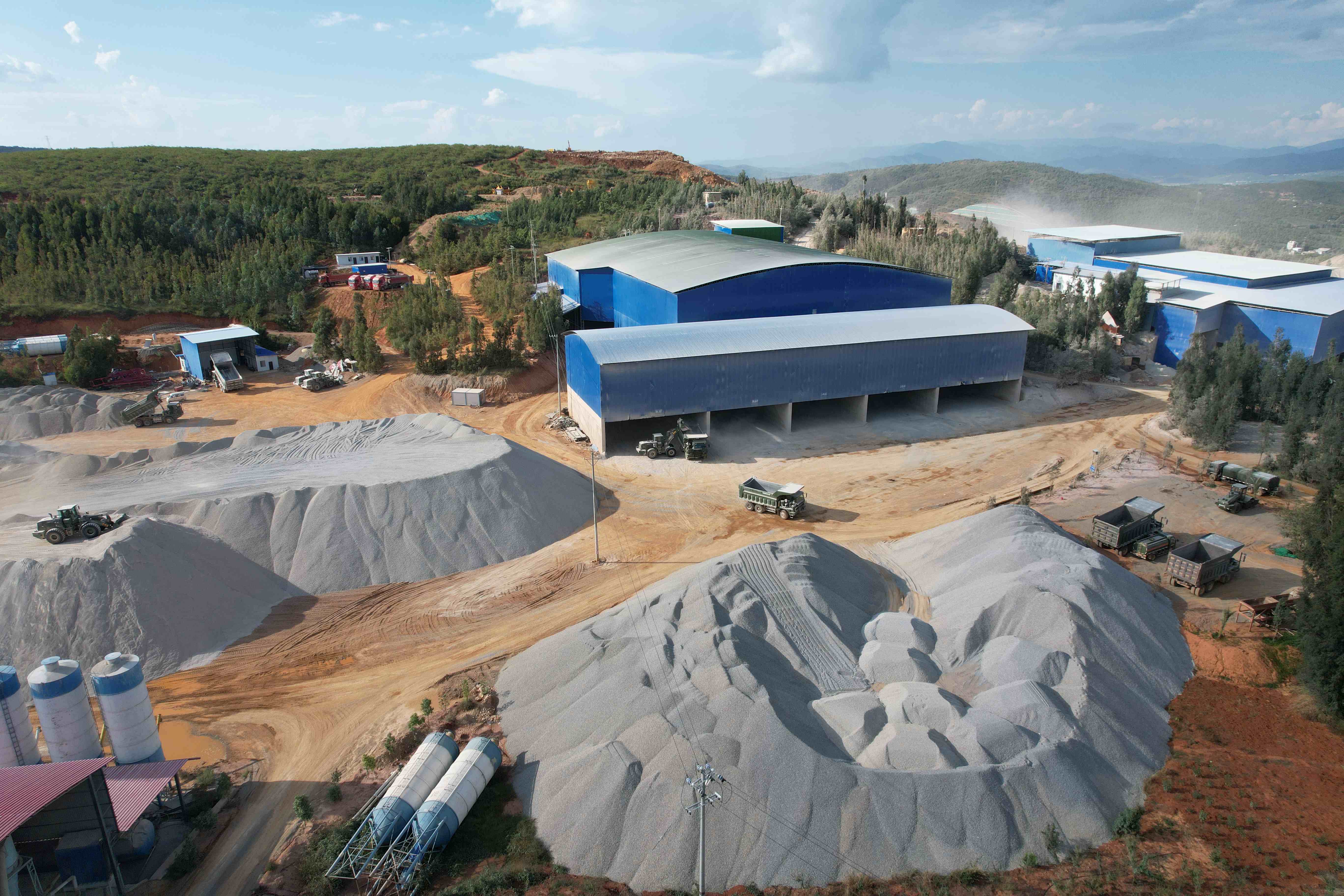Chuxiong Xinyi Building Materials 1200 tons per hour limestone project
